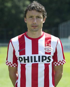 足球比赛中 足球比赛中