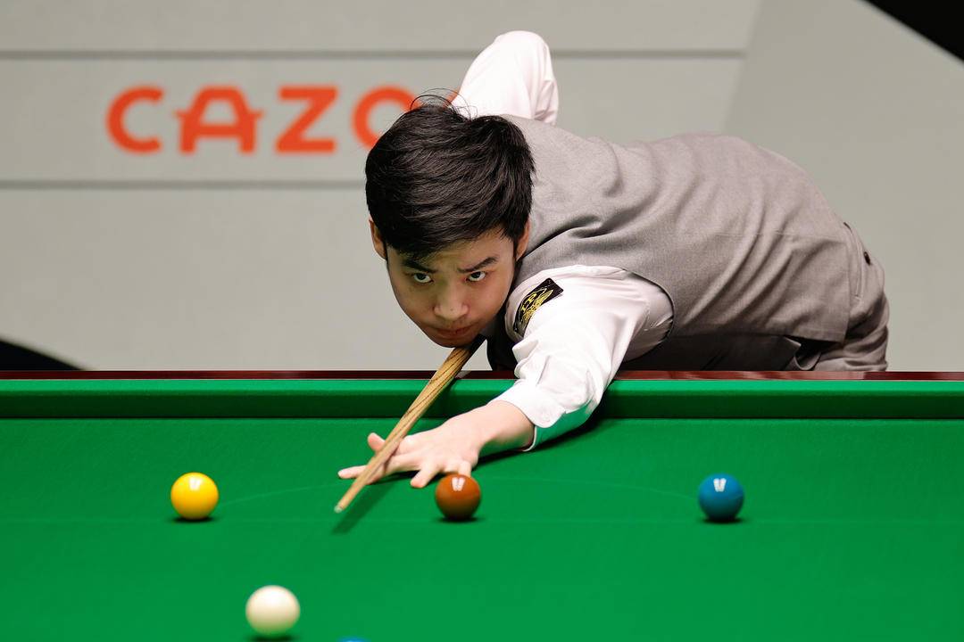 在与勇士的 在与勇士的