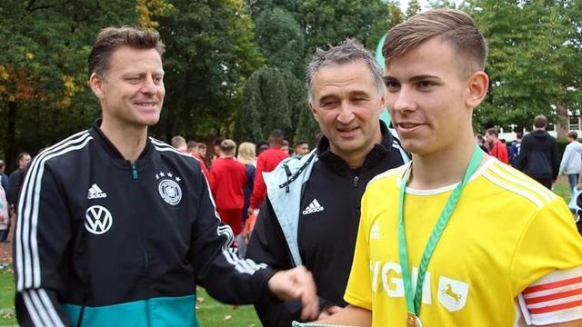 争冠黑马阿 争冠黑马阿