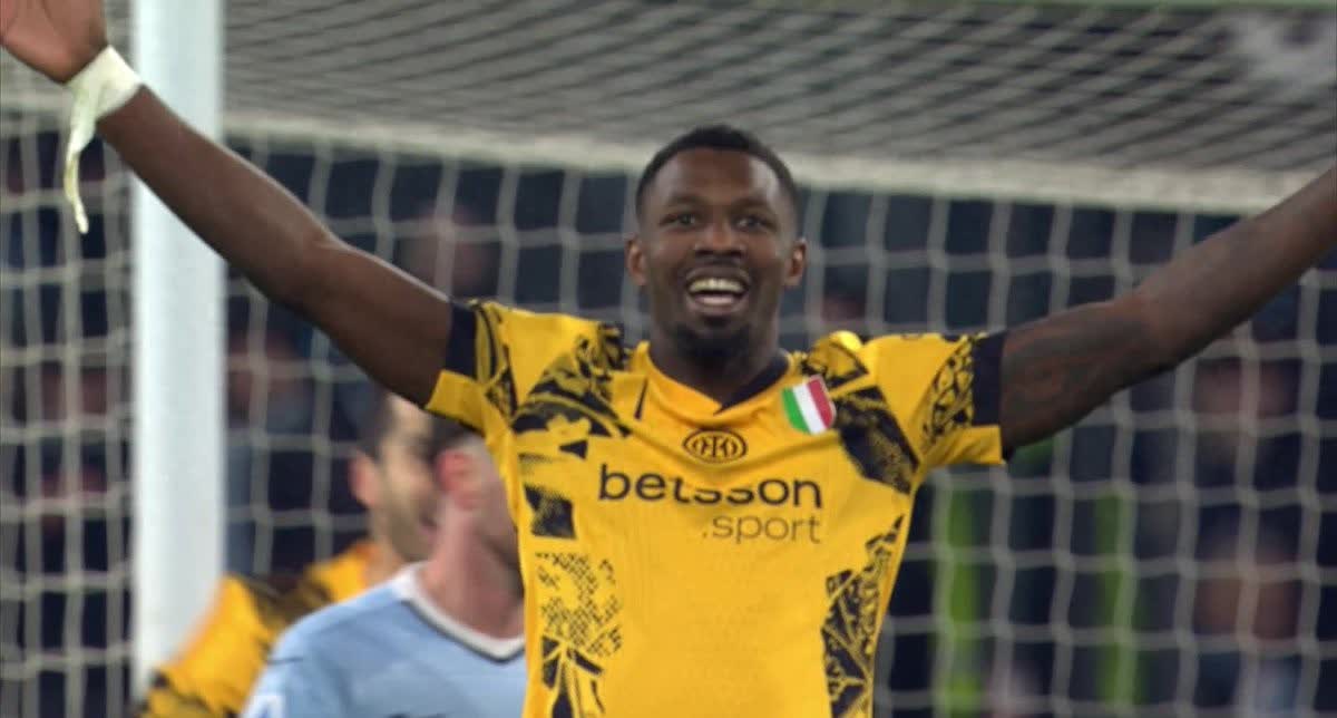 在观察徐杰 在观察徐杰